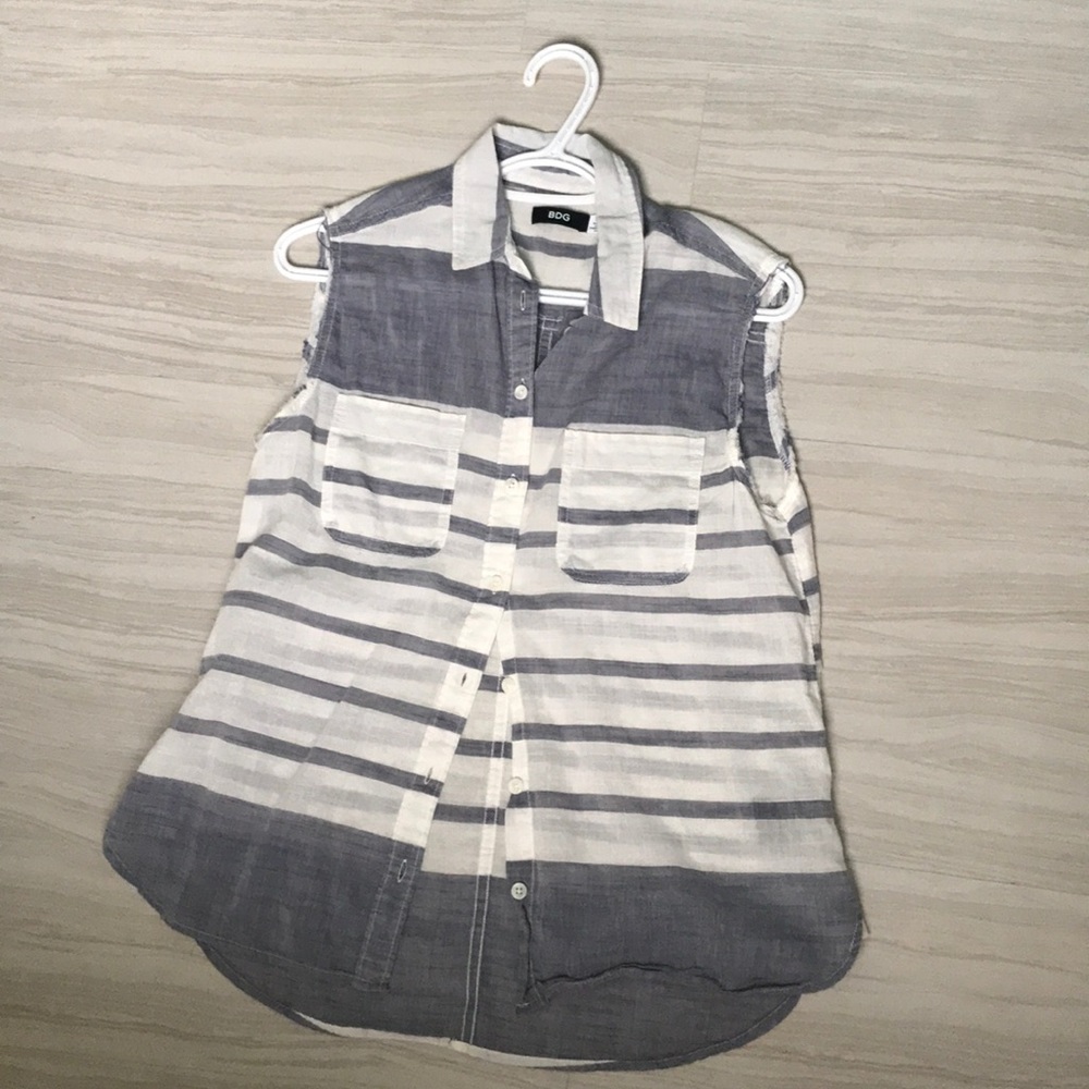 Stripped sleeveless button down